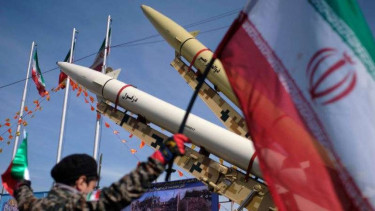 VIVA Militer: Rudal Angkatan Bersenjata Republik Islam Iran (Artes)