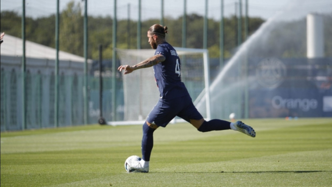 Bek PSG, Sergio Ramos. 