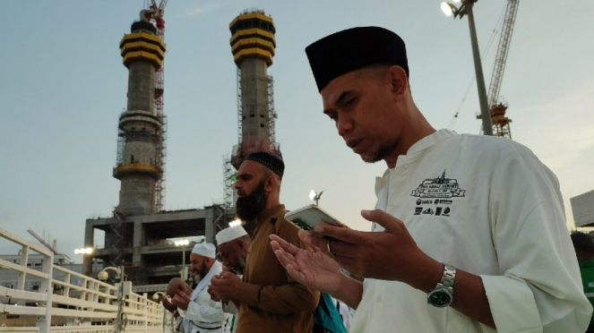 Ribuan Jemaah Haji Tawaf Wada Usai Sholat Subuh