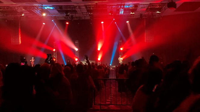 Epik High konser di Indonesia