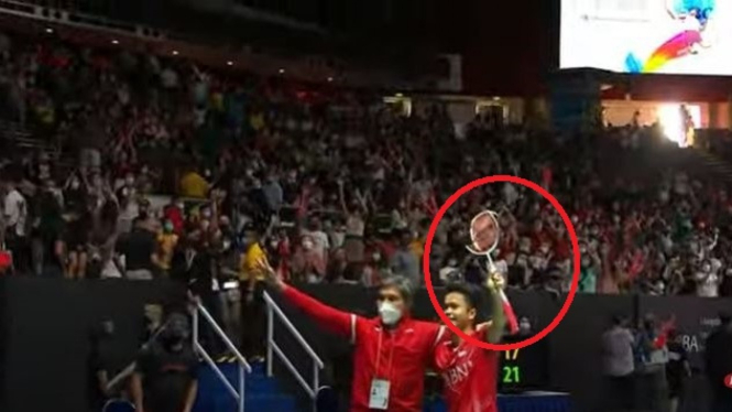 Anthony Ginting dengan Coach Irwansyah