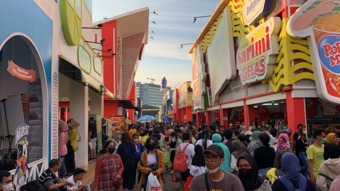 Suasana hari terakhir Jakarta Fair Kemayoran.