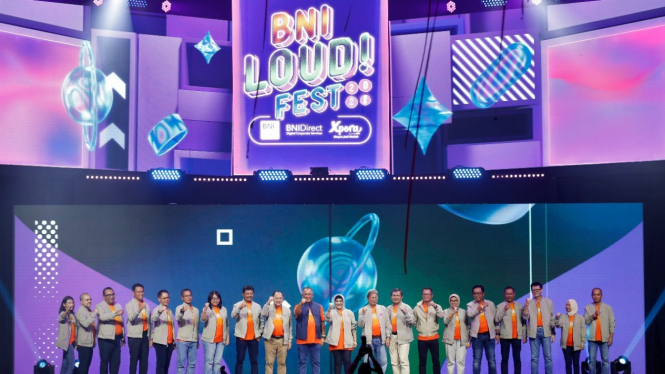 Menteri BUMN Erick Thohir bersama jajaran Direksi dan Komisaris BNI dalam BNI Loud Fest 2022. 