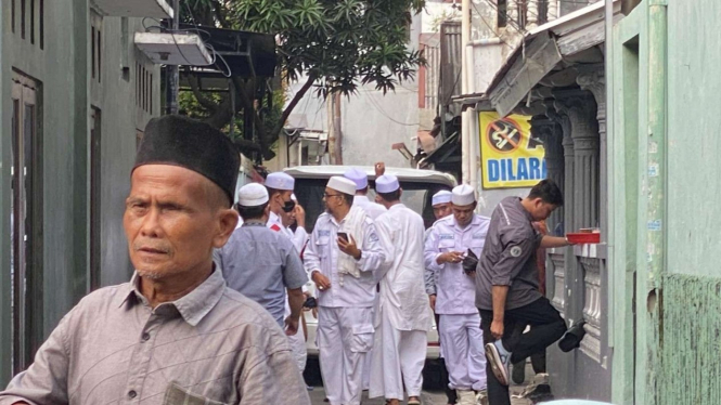 Simpatisan Habib Rizieq berkumpul di Petamburan.