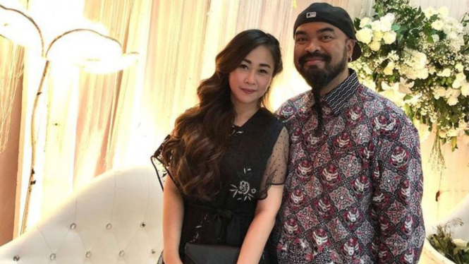 Peppy dan istri, Julia