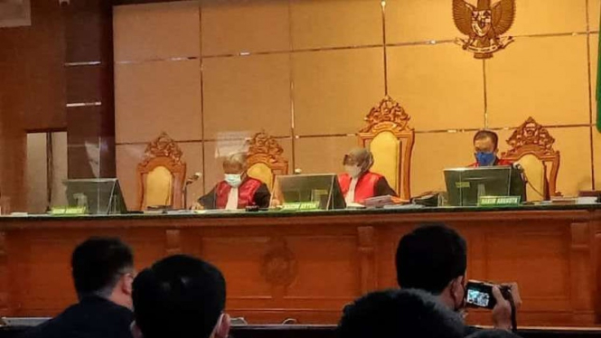 Sidang Ade Yasin