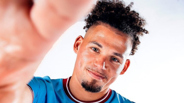 Gelandang Manchester City, Kalvin Phillips