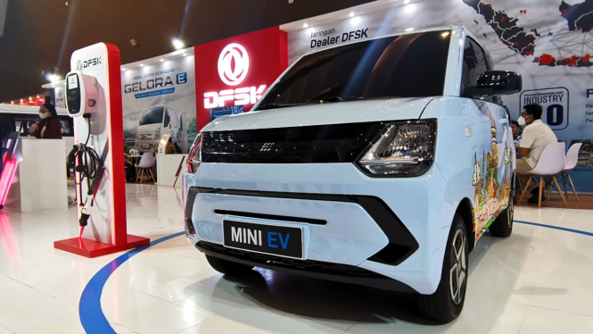 Mobil listrik DFSK Mini EV