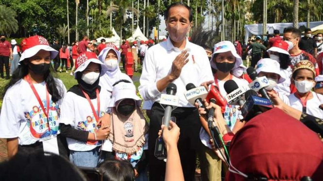 Presiden Jokowi memperingati hari anak nasional di Kebun Raya Bogor.