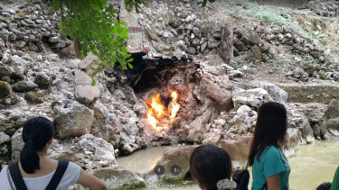Water and fire Cave di Taiwan