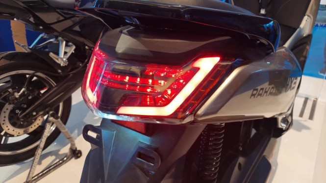 Motor listrik Rakata mirip Yamaha Nmax di PEVS 2022.