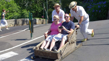 Kereta Luncur atau Toboggan