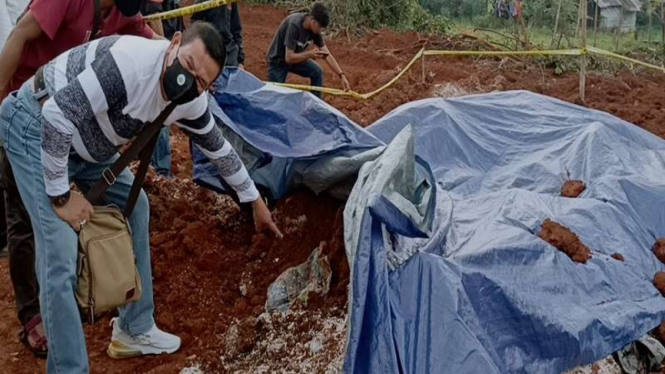 Lokasi puluhan karung beras bansos terkubur di Depok