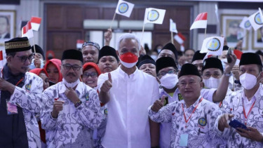 Gubernur Jawa Tengah Ganjar Pranowo saat menghadiri Kongres ke-3 Persatuan Guru Seluruh Indonesia (PGSI) di Gedung Gradhika Bhakti Praja, Semarang, Jawa Tengah, Sabtu, 30 Juli 2022.