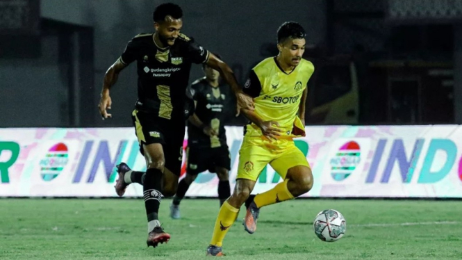 Dewa United vs Tira Persikabo