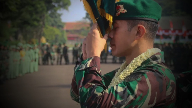VIVA Militer: Mayor Inf Kunto disambut Letkol Inf Suryanto.