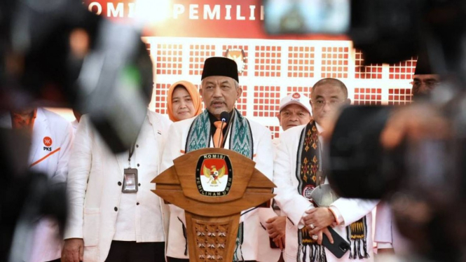 Presiden PKS Ahmad Syaikhu bersama elite petinggi PKS.