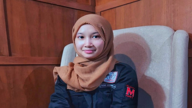 Faizah Ulyannisa A R,  mahasiswi President University