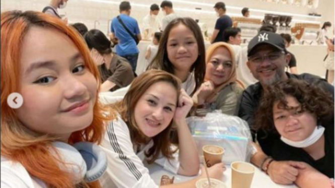 Mima Shafa dan Mona Ratuliu