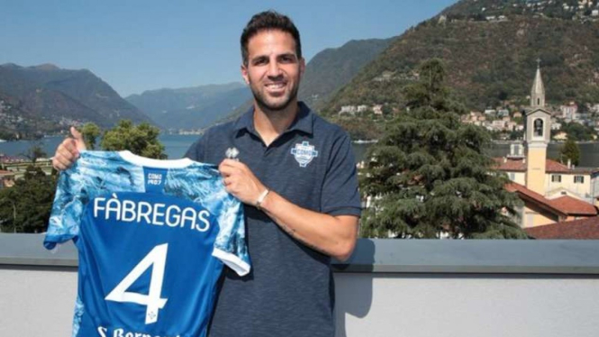 Cesc Fabregas resmi bergabung dengan Como 1907