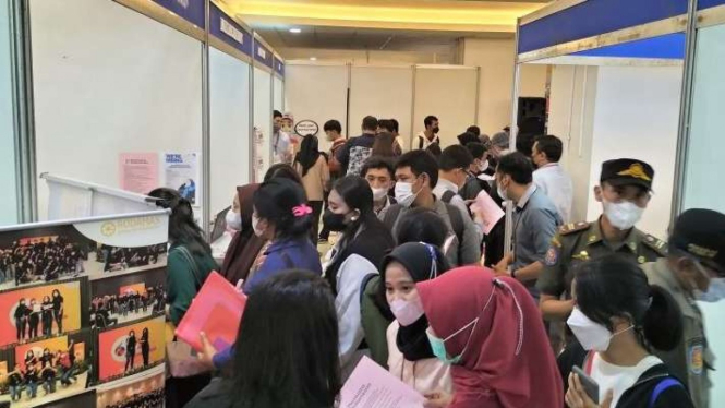 Suasana Job Fair di Mall Season City, Tambora, Jakarta Barat.