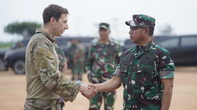 VIVA Militer: Wakasad Letjen TNI Agus Subiyanto temui prajurit AS di Baturaja