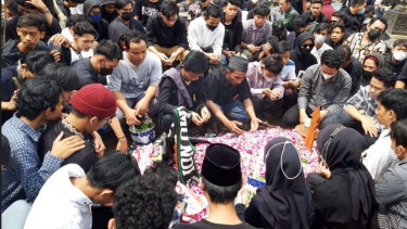 Pemakaman korban keributan suporter