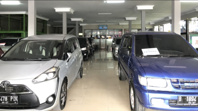 Showroom Mobil Bekas Jaya Baru di Depok
