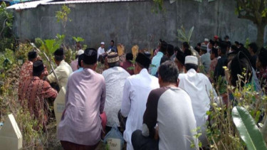 Pemakaman kakak beradik di Demak yang meninggal usai sarapan