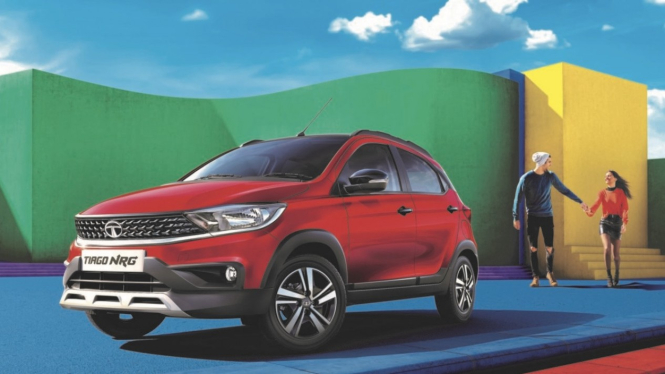 Ilustrasi gambar mobil Tata Tiago NRG XT terbaru