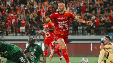 Selebrasi Ilija Spasojevic usai bobol gawang RANS Nusantara FC
