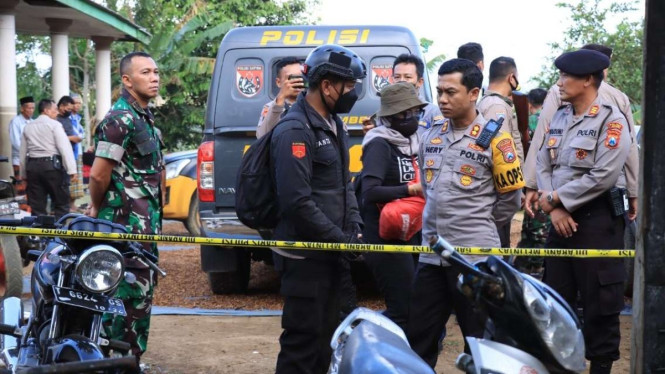 Aparat Kepolisian dan TNI berjaga-jaga. (Foto ilustrasi)