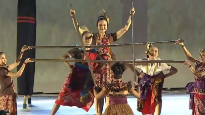 Tarian permainan anak di penutupan ASEAN Para Games 2022