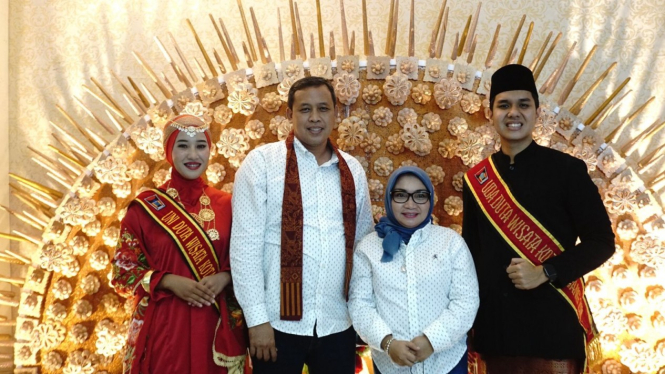 Plt. Wali Kota Bekasi Tri Adhianto & Istri Wiwiek Hargono di Rakernas XV Apeksi
