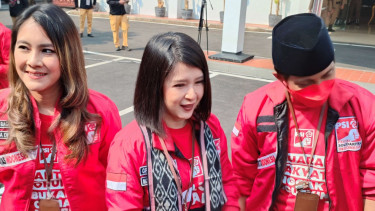 Raja Juli Antoni, Grace Natalie dan Isyana Bagoes Oka Ikut Daftarkan PSI ke KPU