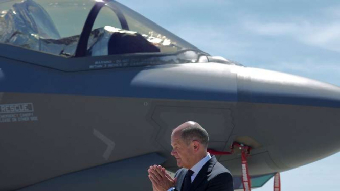 Jet tempur F-35 buatan Lockheed Martin dipajang di Berlin Air Show 