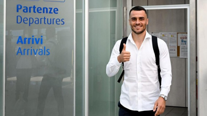 Filip Kostic tiba di Juventus