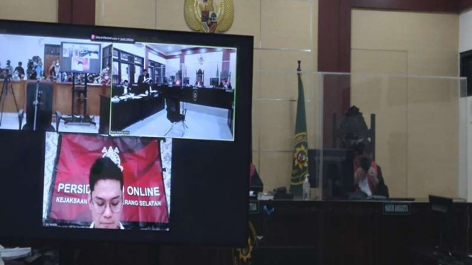 Sidang Indra Kenz digelar secara online