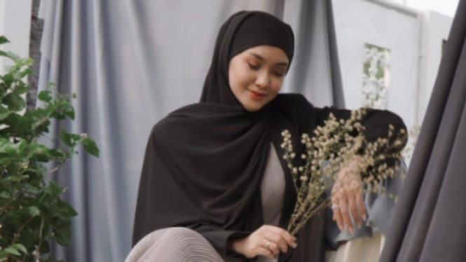 Pedangdut Cita Citata mantap berhijab