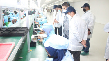 Pabrik produksi perdana ponsel jadul atau feature phone Nokia.