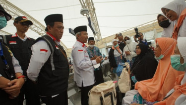 Sekjen Kemenag RI, Nizar Ali lepas kepulangan jemaah kloter terakhir
