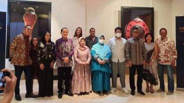 Pemenang PAB 2022 bidang kedokteran, bersama keluarga Bakrie