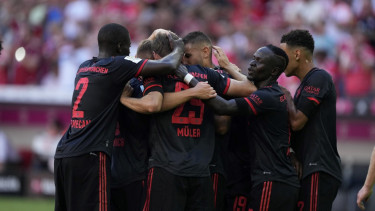 Pemain Bayern Munich merayakan gol