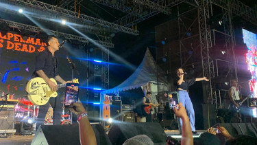 Nora Alexandra bersama SID