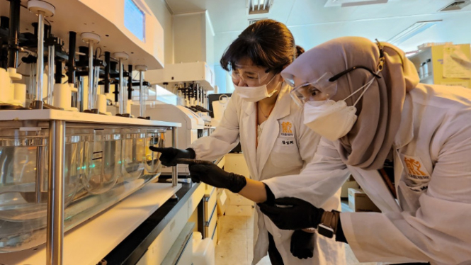 Mahasiswa ikut program Daewoong Global Drug Delivery System (DDS) Training