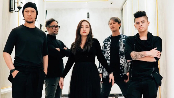 Band Cokelat