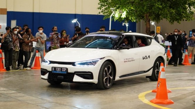 Kia EV6 di area test drive GIIAS 2022