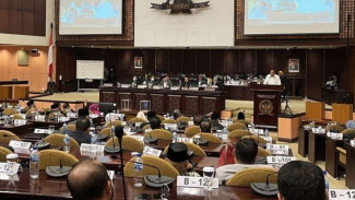 Paripurna DPD Ricuh! Palu Sidang Mau Direbut, La Nyalla Diteriaki Senator Papua: Jangan Otoriter