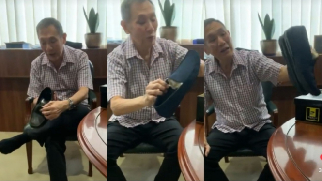 Jusu Hamka bagi-bagi sepatu