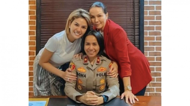 Nikita Mirzani, Kompol Rosana Labobar, Fitri Salhuteru
